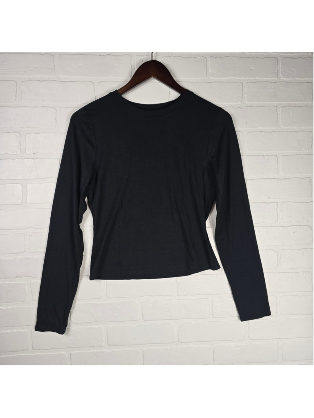 Women's Wild Fable Long Sleeve Black Tee Size S